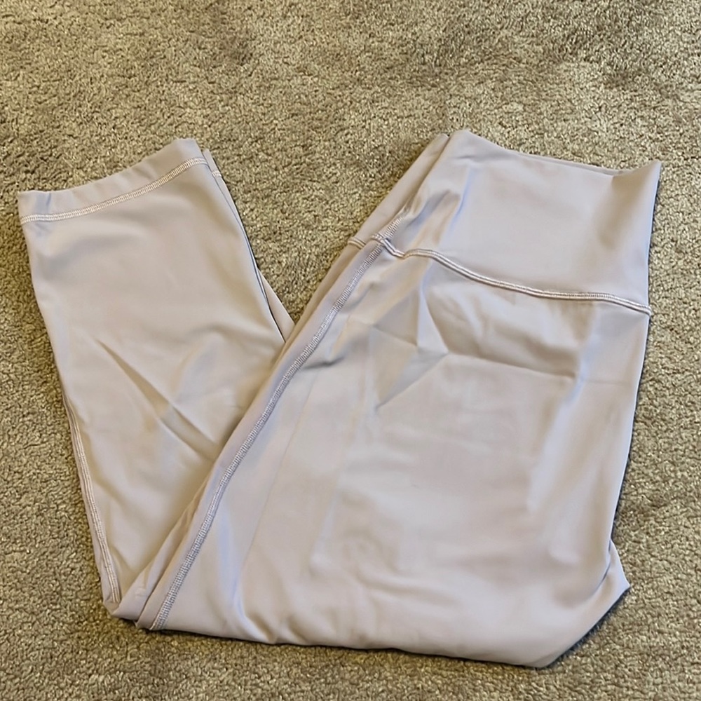 Lilac Lululemon cropped Leggings